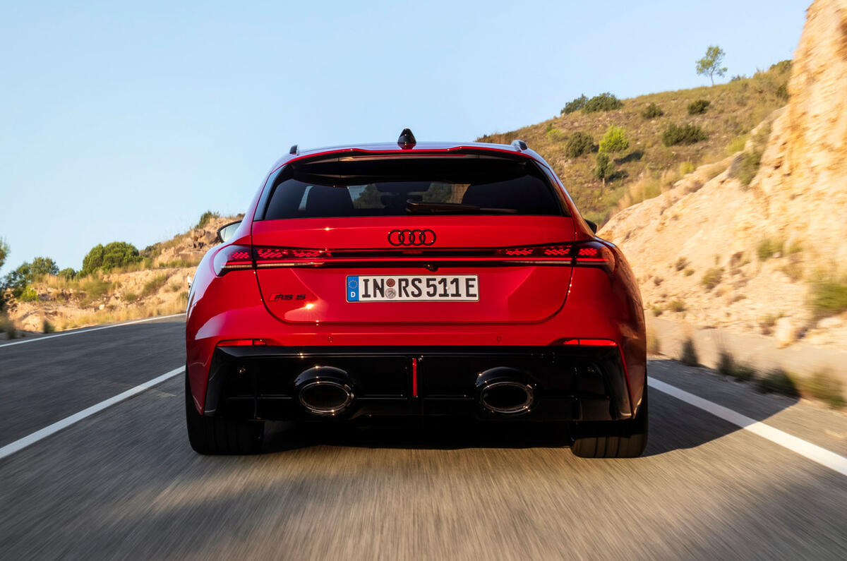 Audi RS5 Avant 2026 rear tracking