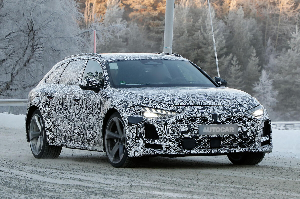 Audi RS6 PHEV camo front quarter tracking Audi RS6 PHEV camo front quarter tracking