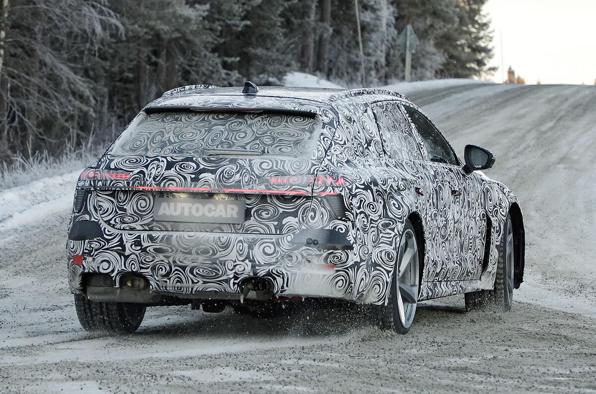 Audi RS6 PHEV camo rear tracking Audi RS6 PHEV camo rear tracking