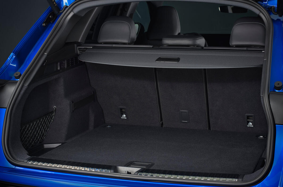 Audi SQ5 2025 boot Audi SQ5 2025 boot