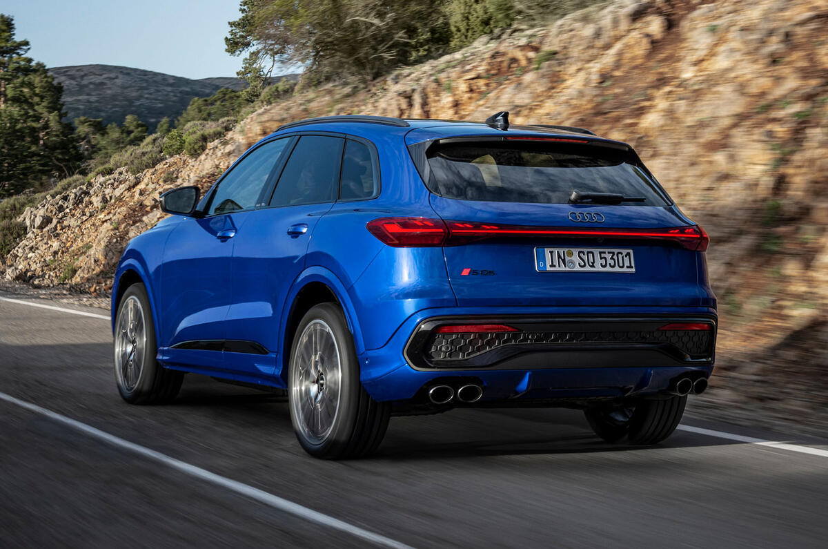 Audi SQ5 2025 rear quarter Audi SQ5 2025 rear quarter
