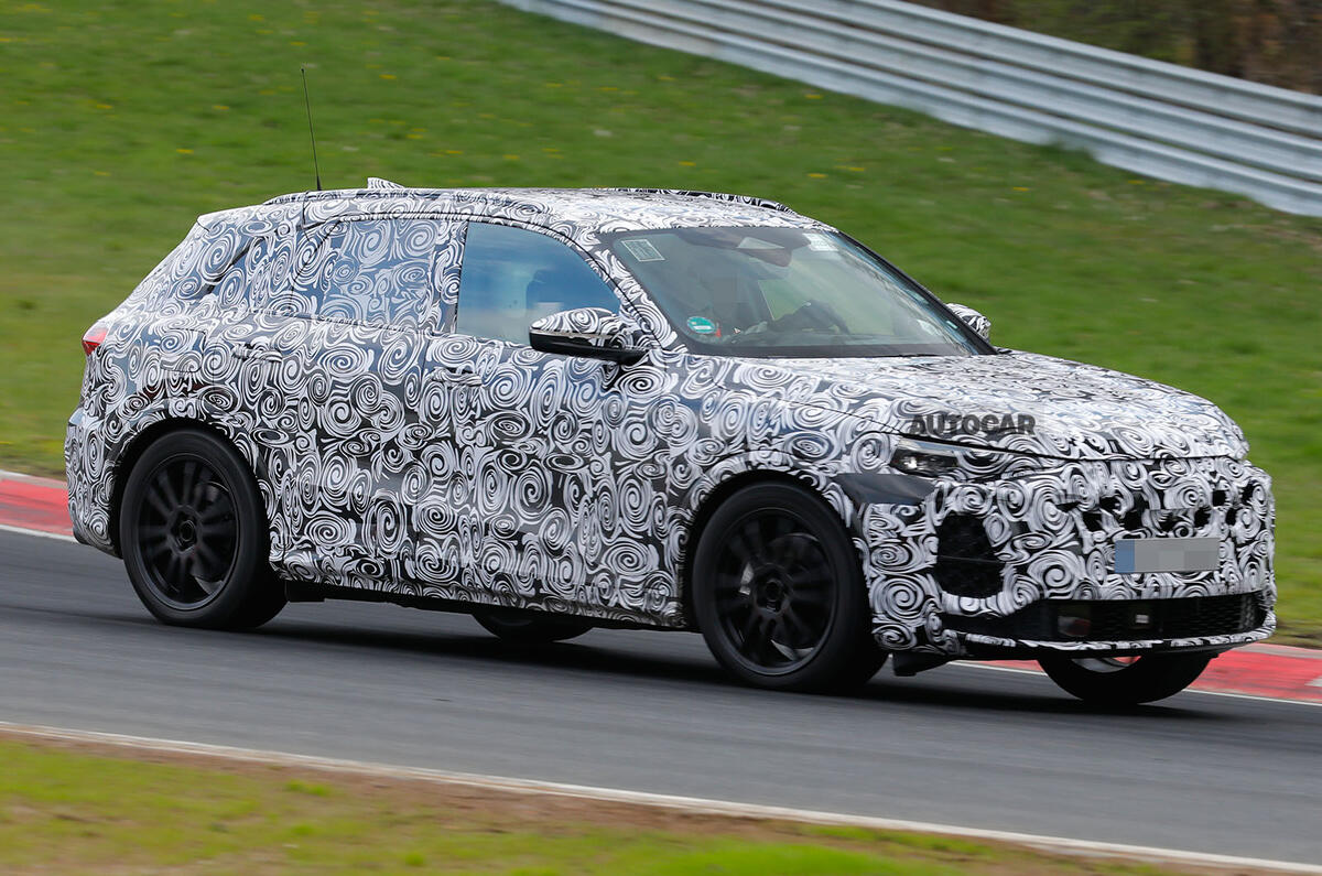 Audi SQ5 track front three quarter