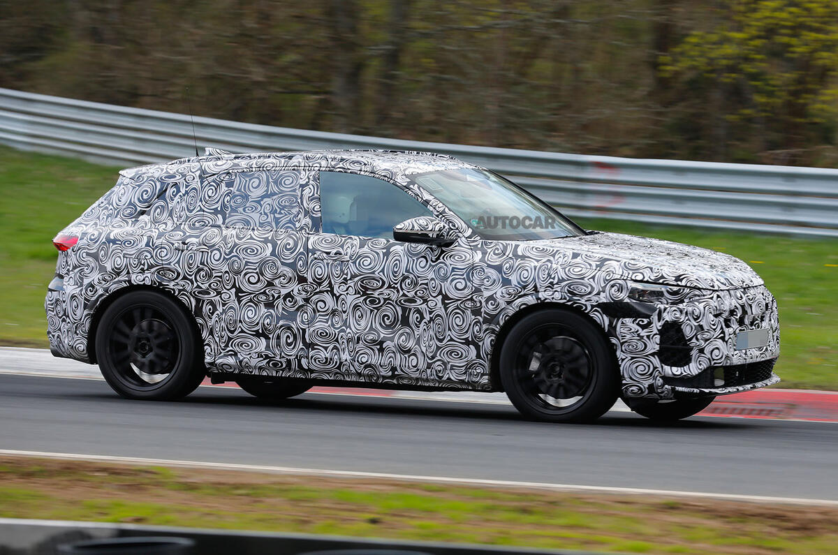 Audi SQ5 track side Audi SQ5 track side