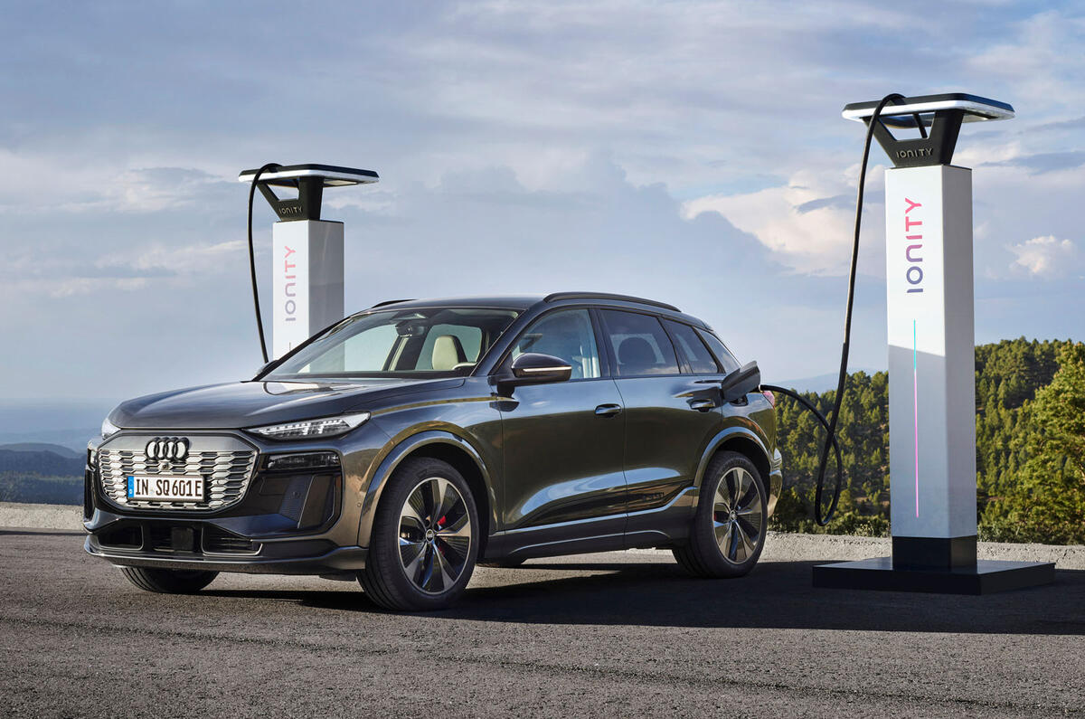 Audi SQ6 2024 charging front quarter