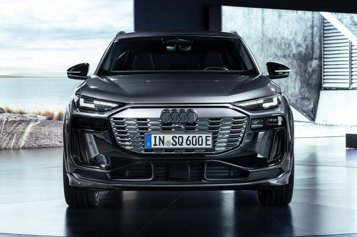 Audi SQ6 2024 front static