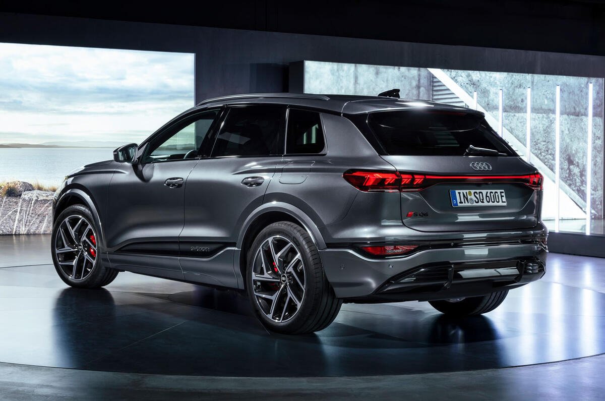 Audi SQ6 2024 rear quarter static