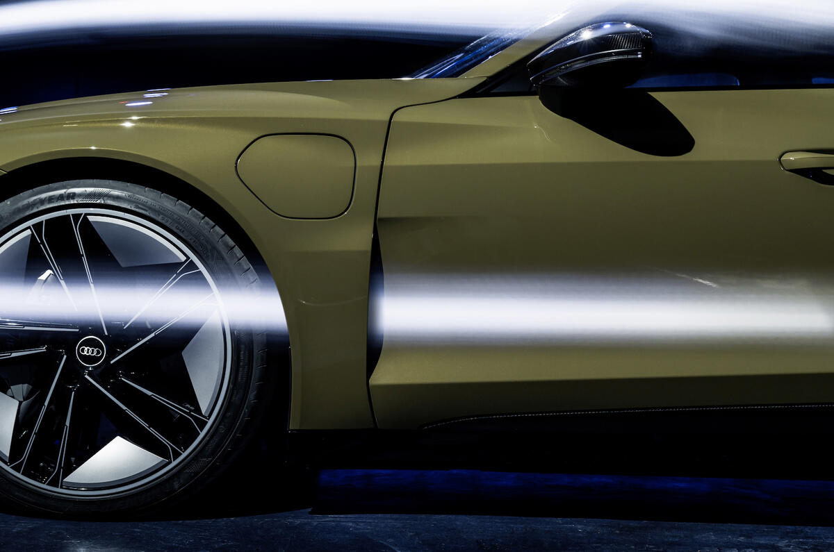 Kentaro Zens: "We blended the aero theme into the styling of the e-tron GT" Kentaro Zens: "We blended the aero theme into the styling of the e-tron GT"