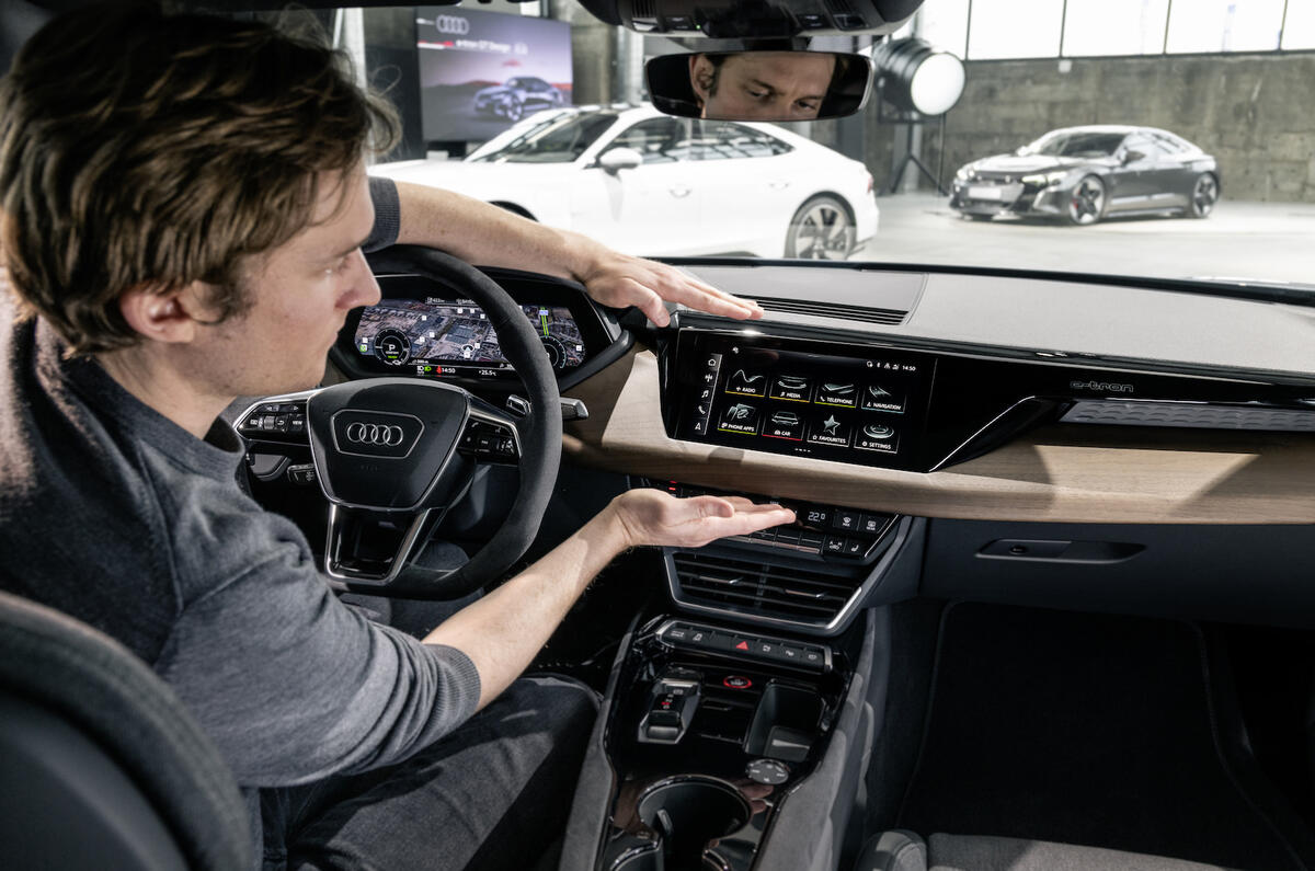 Markus Dasch: "The long horizontal layers of the e-tron GT dashboard feel wide and luxurious” Markus Däsch: "The long horizontal layers of the e-tron GT dashboard feel wide and luxurious”