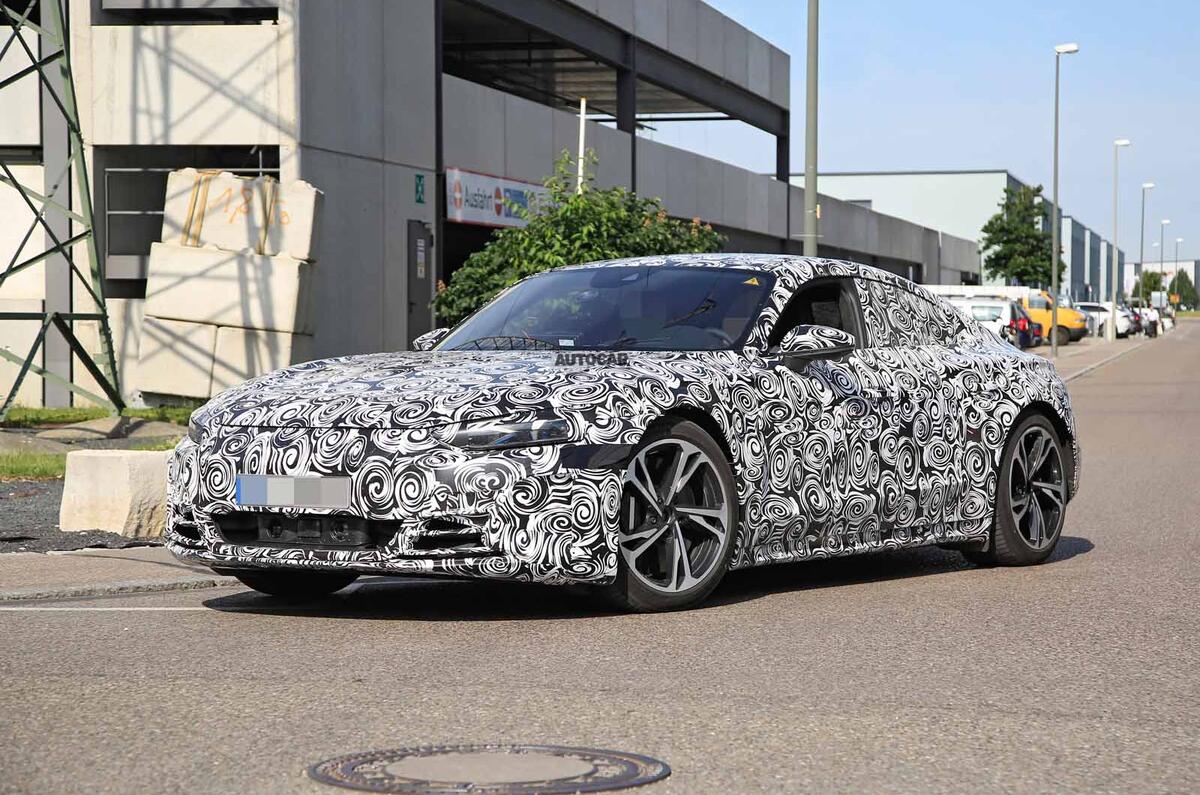 Audi E-tron GT spyshots side 3/4 Audi E-tron GT spyshots side 3/4