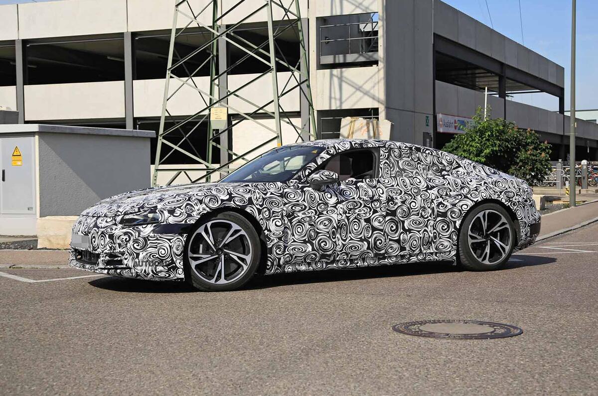 Audi E-tron GT spyshots side front Audi E-tron GT spyshots side fornt