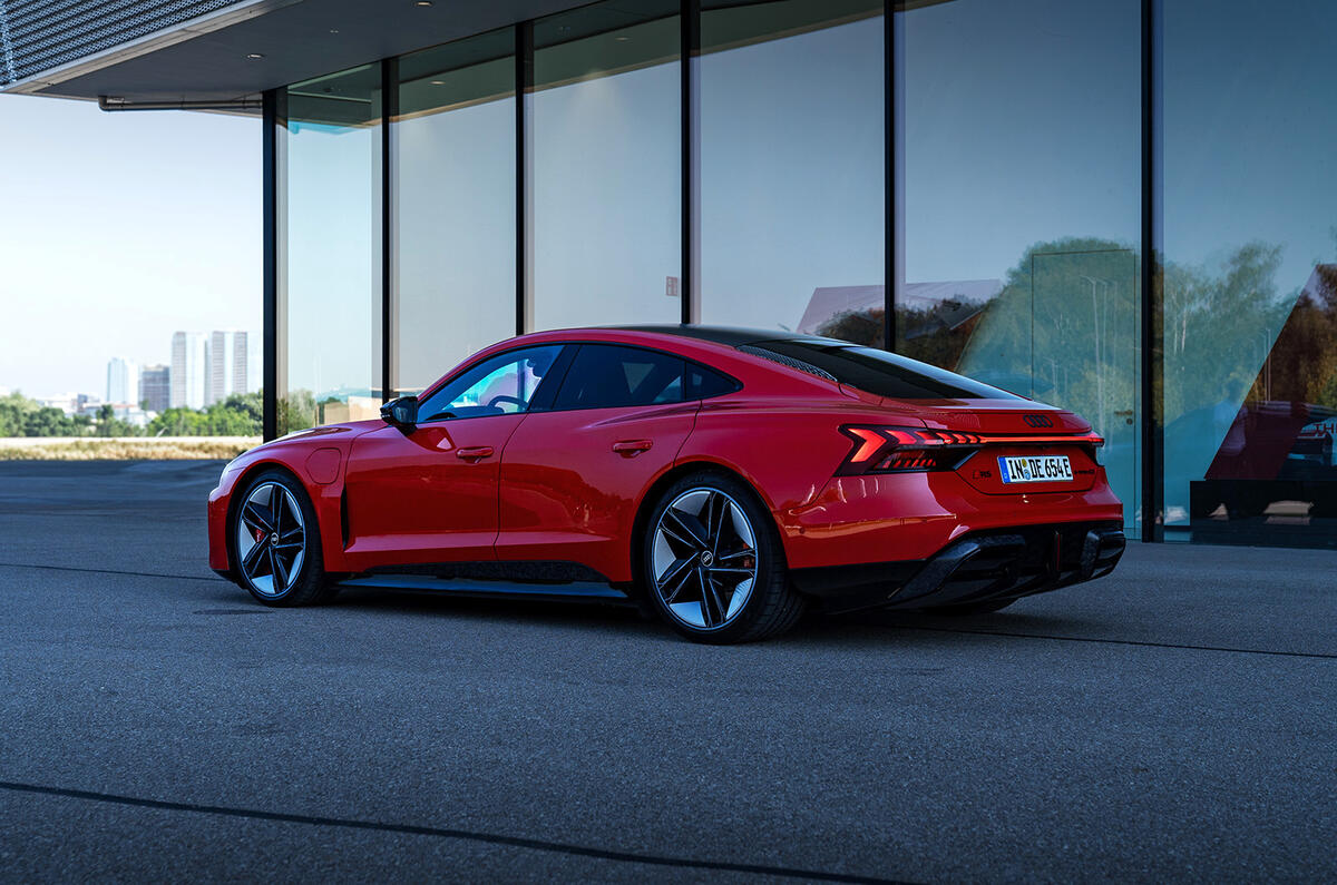 Audi e tron GT static rear 3Q 1