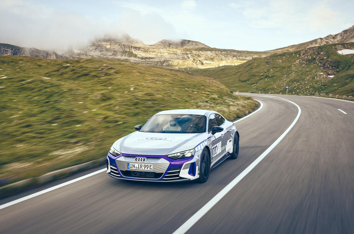 The bold purple accent lines of the Audi RS e-tron GT evoke ski goggles and sunglasses 