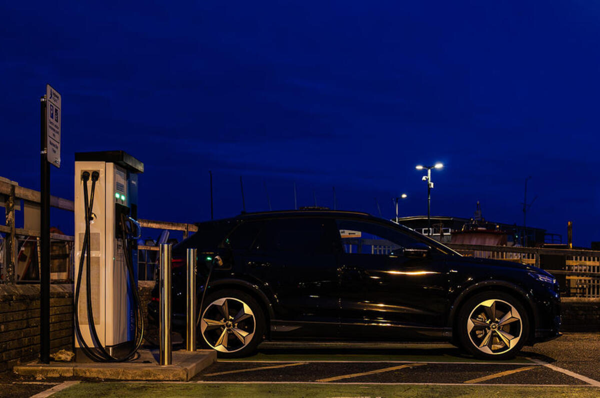 audi q4 e tron charging night 0