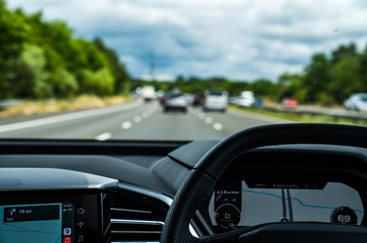 audi q4 e tron motorway 0