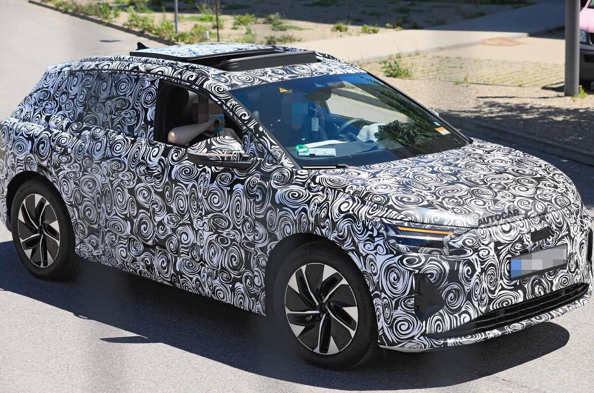 Audi Q4 E-tron Sportback spyshot side Audi Q4 E-tron Sportback spyshot side