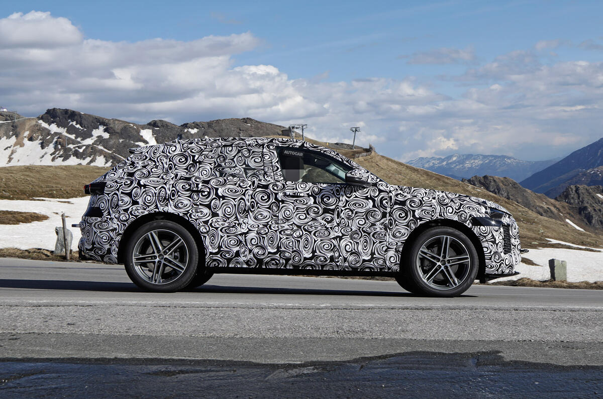 Audi Q5 prototype side view 96 Audi Q5 prototype side view 96