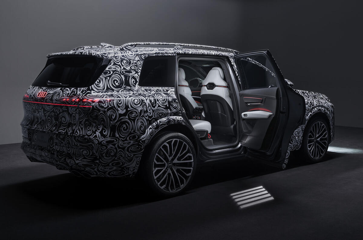 Audi Q9 interior12