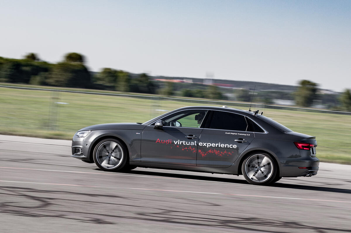 Audi A4 virtual training car