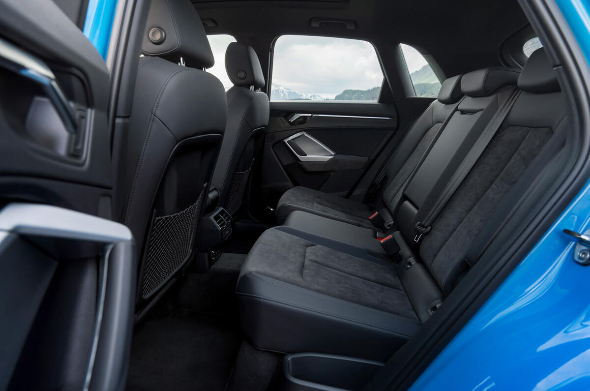 Audi Q3 45 TFSIe  Audi Q3 45 TFSIe