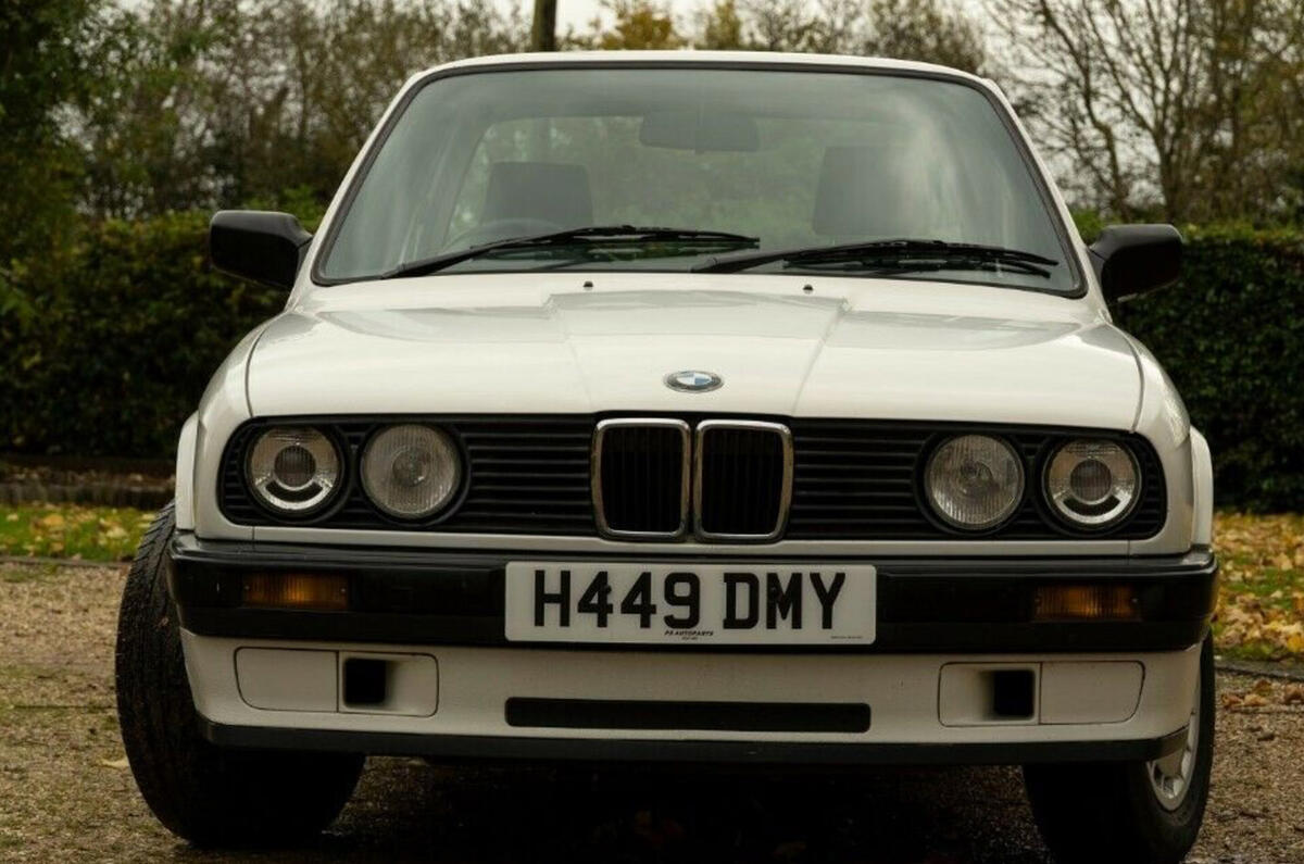 BMW 3 Series (E30) BMW 3 Series (E30)