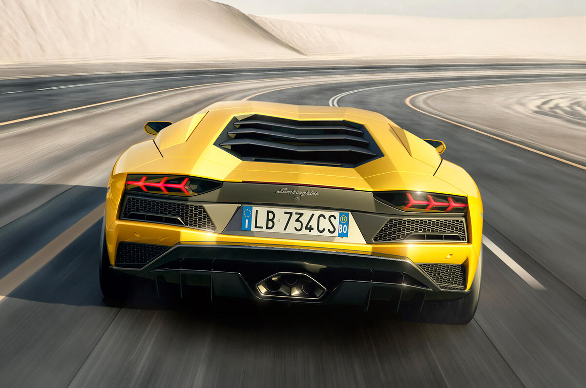 2017 Lamborghini Aventador S revealed with 730bhp