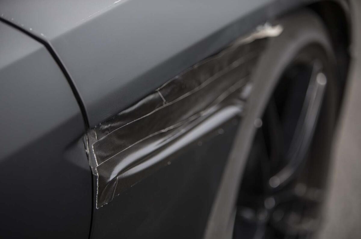 Aston Martin DBS Superleggera