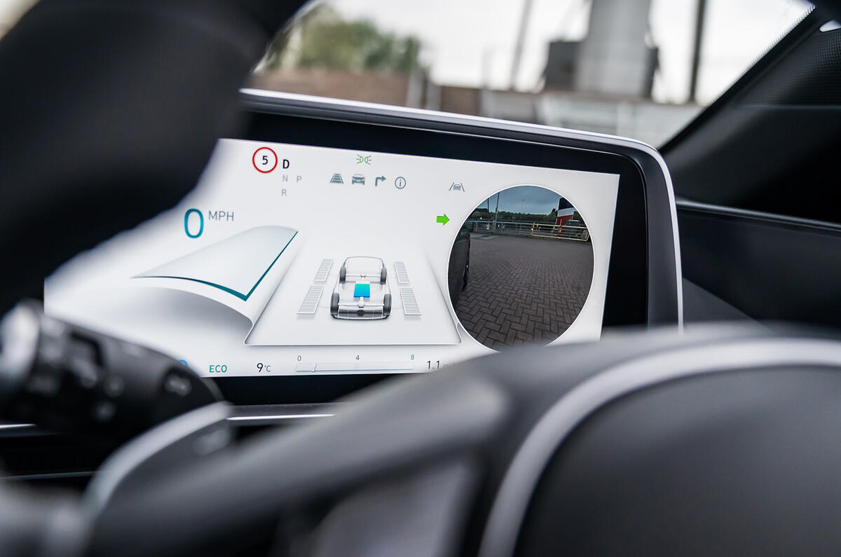 The Hyundai IONIQ 6's Blind Spot View Monitor is really helpful for spotting unseen vehicles The Hyundai IONIQ 6's Blind Spot View Monitor is really helpful for spotting unseen vehicles