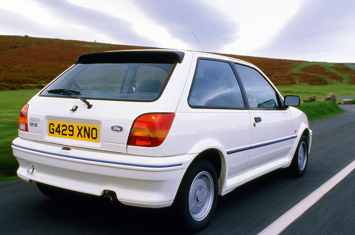 Ford fiesta vs peugeot 205 #3