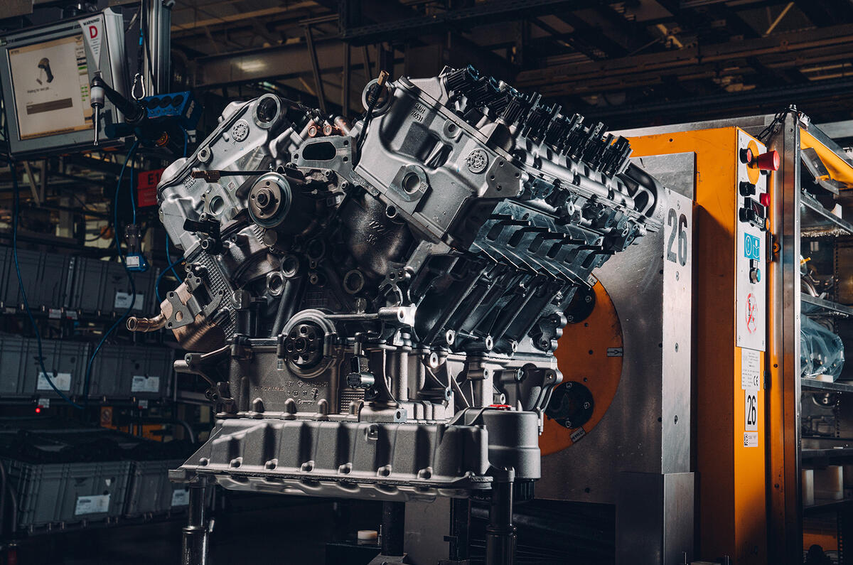 Batur 750PS Engine   1 Batur 750PS Engine   1