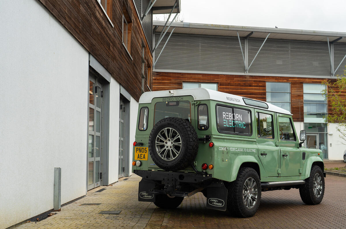Bedeo Defender rear closeup Bedeo Defender rear closeup