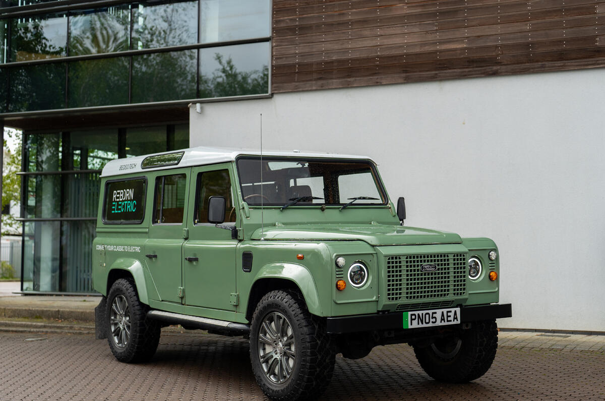 Bedeo Defender static front Bedeo Defender static front