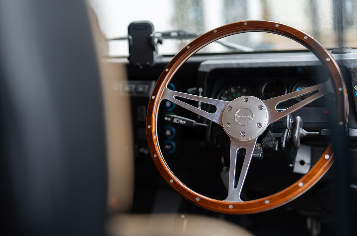 Bedeo Defender steering wheel 2 Bedeo Defender steering wheel 2