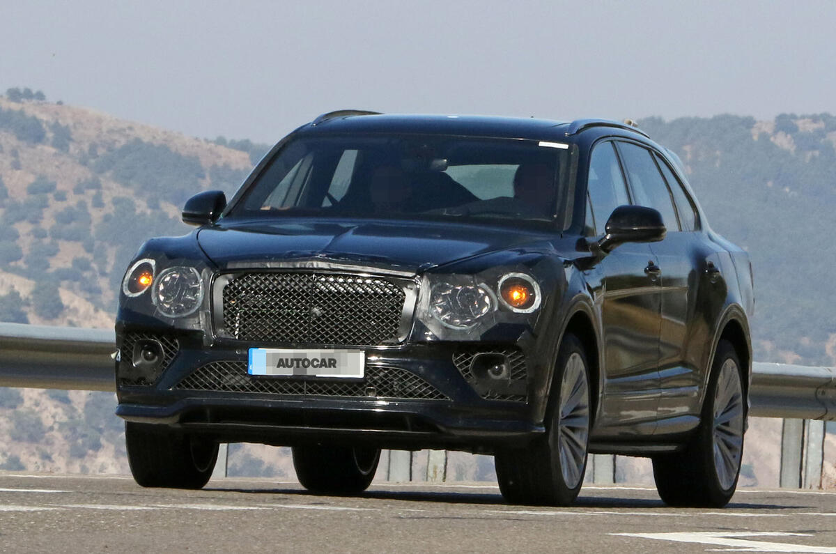 Bentley Bentayga facelift prototype spy shot - front