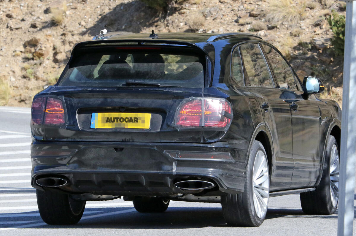 Bentley Bentayga facelift prototype spy shot - rear
