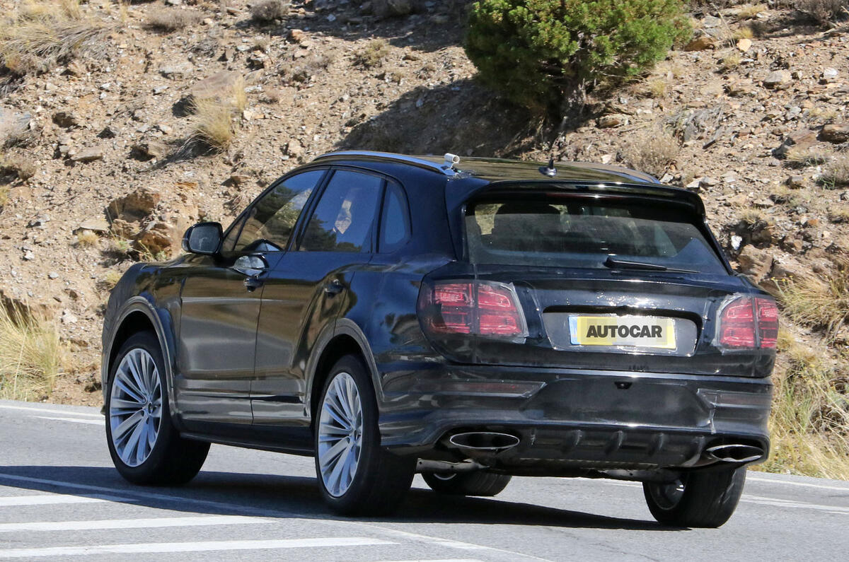 Bentley Bentayga facelift prototype spy shot - rear