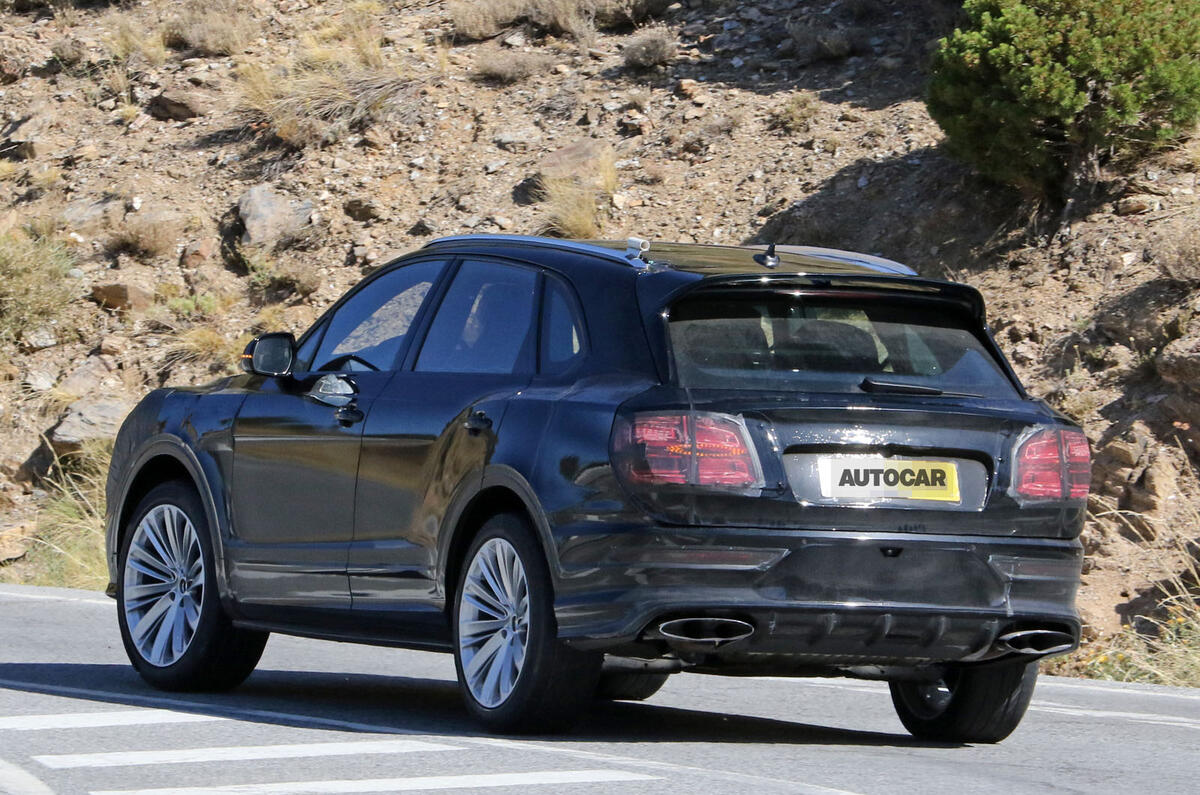 Bentley Bentayga facelift prototype spy shot - rear