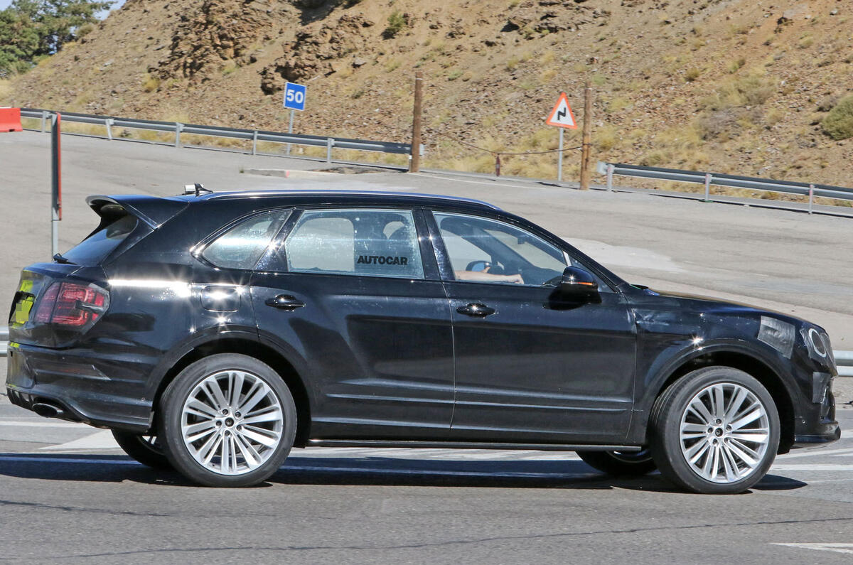 Bentley Bentayga facelift prototype spy shot - side