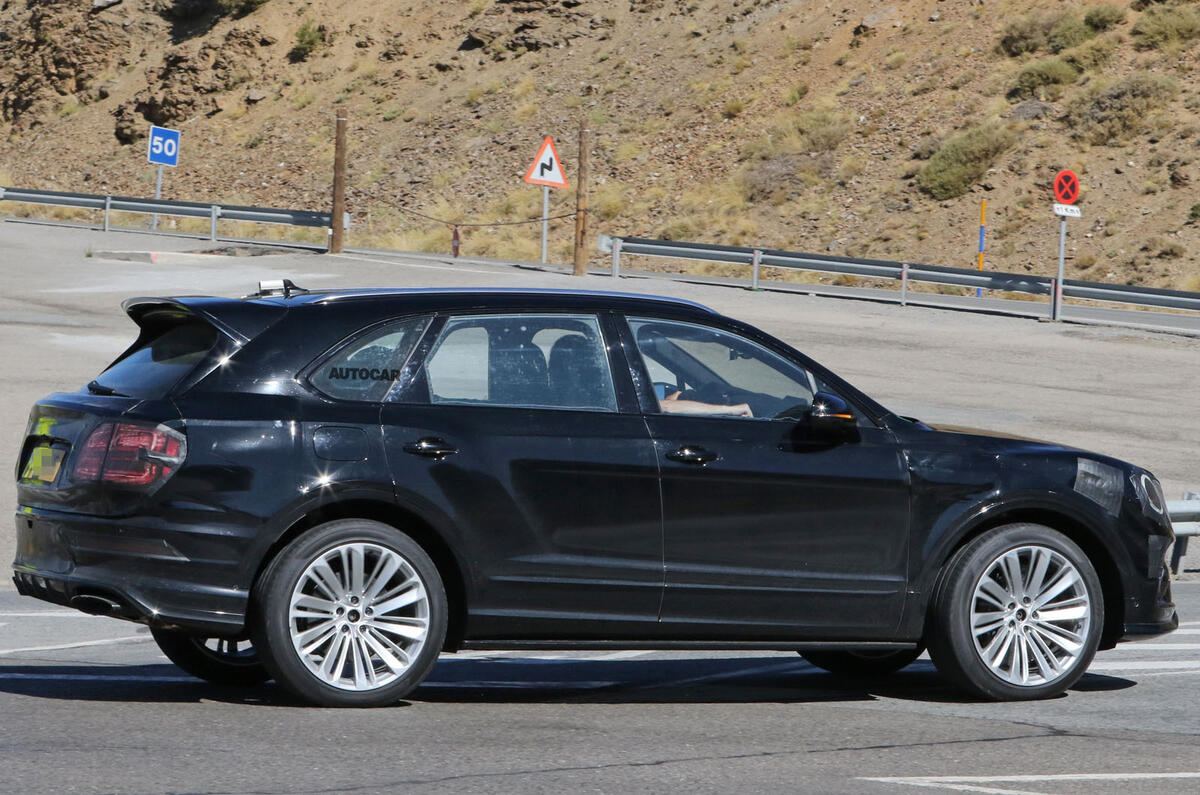 Bentley Bentayga facelift prototype spy shot - side