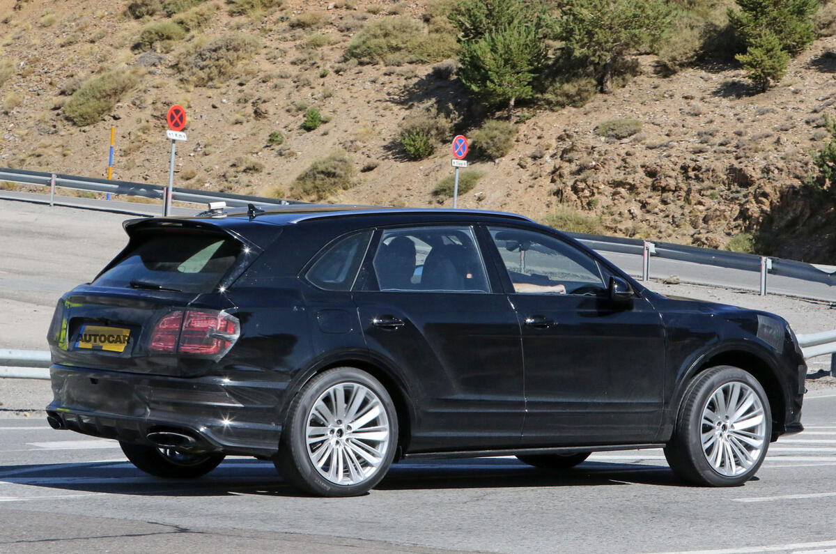 Bentley Bentayga facelift prototype spy shot - side