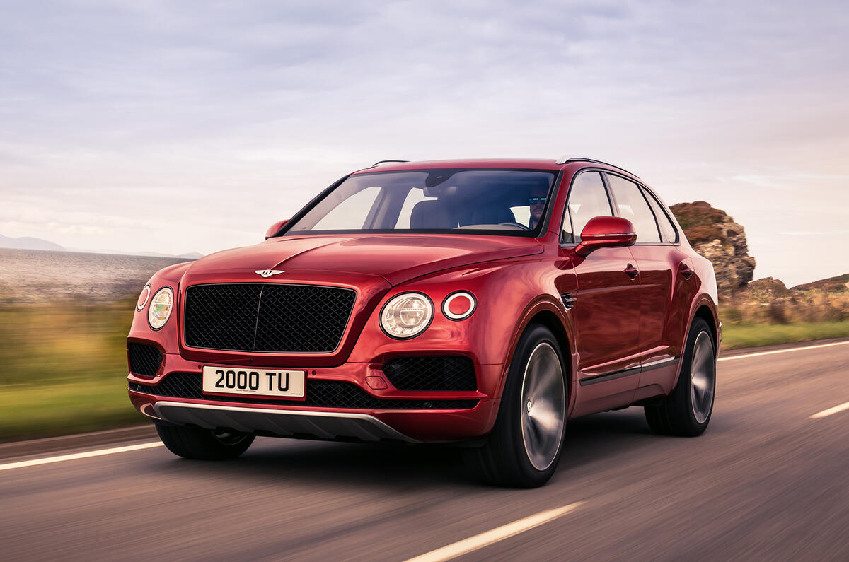 Bentley Bentayga V8 revealed with 542bhp