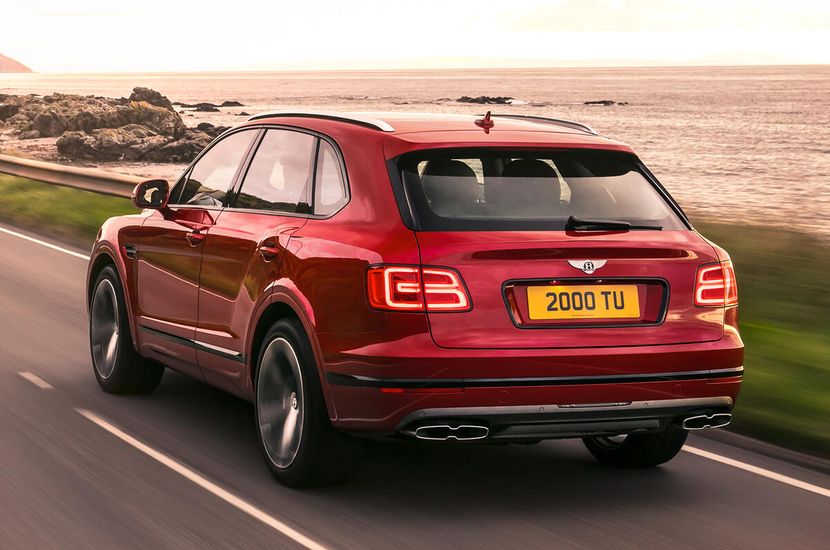 Bentley Bentayga V8 revealed with 542bhp