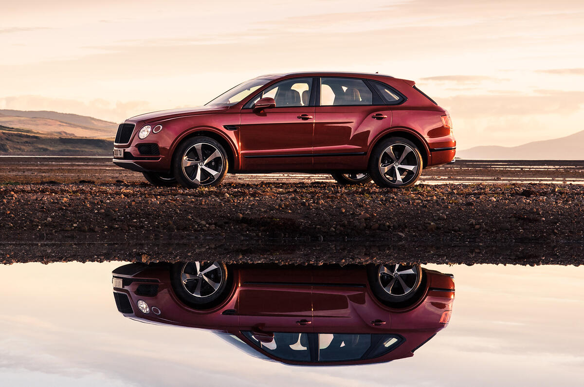 Bentley Bentayga V8 revealed with 542bhp