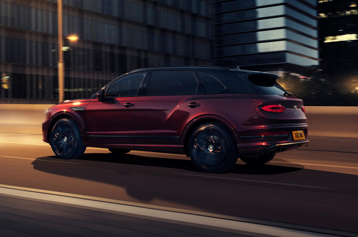 Bentley Bentayga EWB Mulliner Blackline rear quarter tracking Bentley Bentayga EWB Mulliner Blackline rear quarter tracking