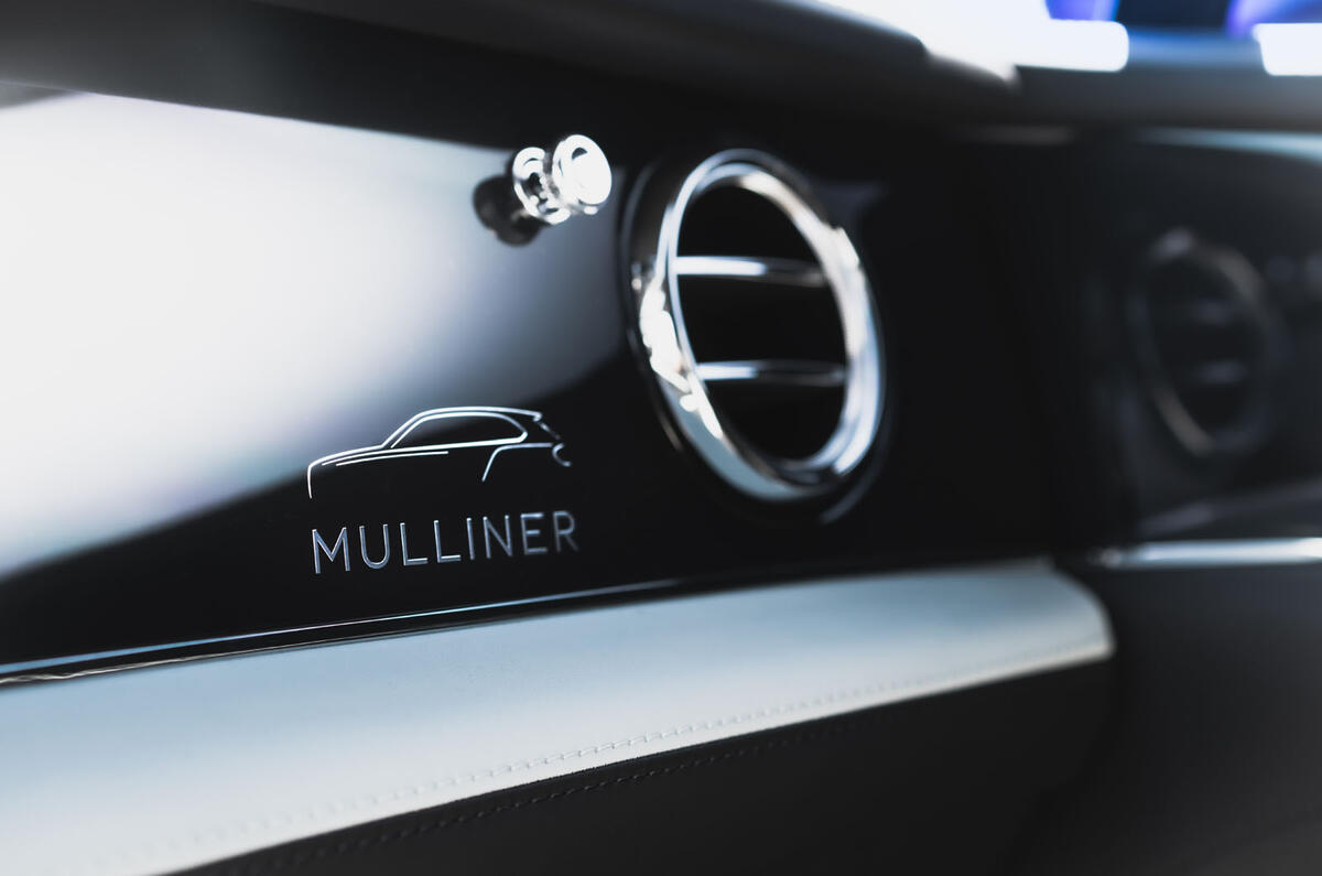 Bentley Bentayga EWB Mulliner dashboard detail Bentley Bentayga EWB Mulliner dashboard detail