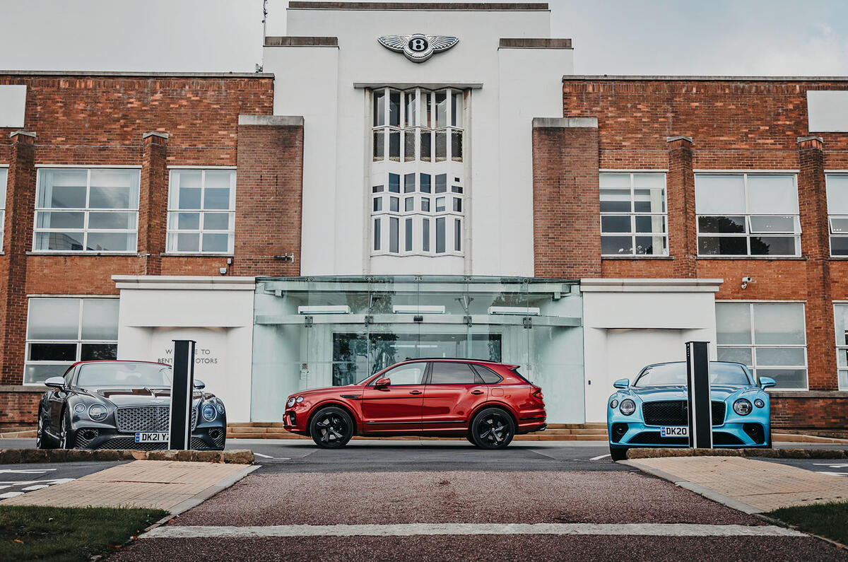 Bentley Bentayga Hybrid Feature 16 Bentley Bentayga Hybrid Feature 16