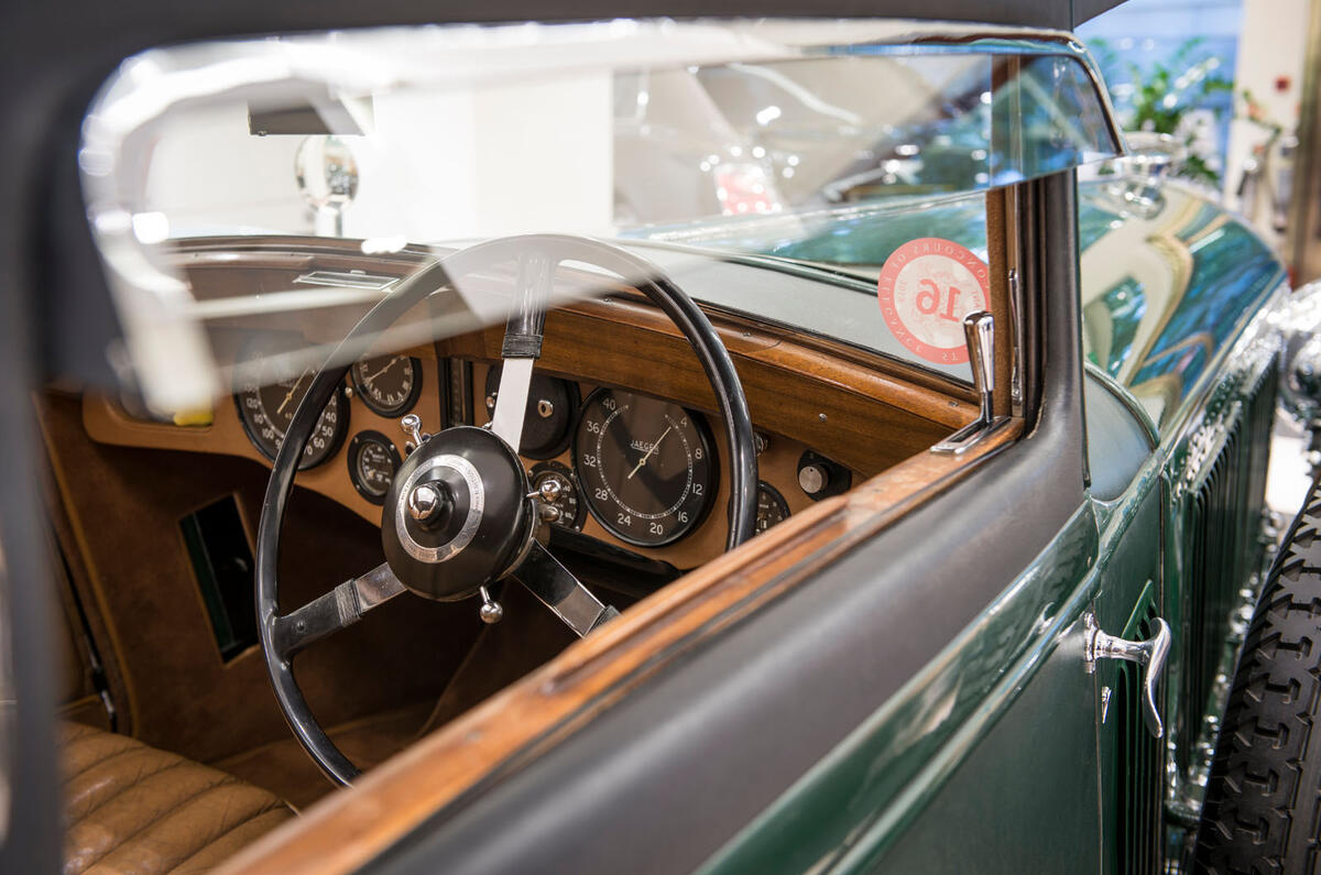 Bentley Blue Train Special London detail 13 Bentley Blue Train Special London detail 13