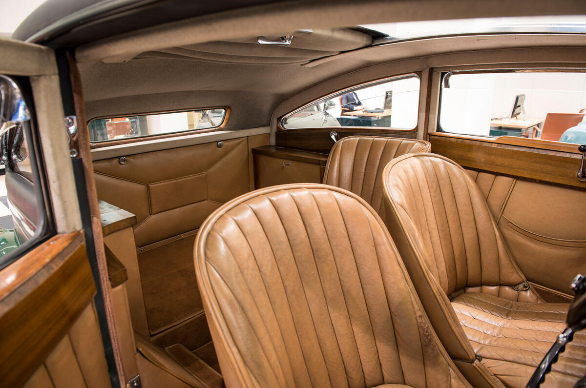 Bentley Blue Train Special London detail 14 Bentley Blue Train Special London detail 14