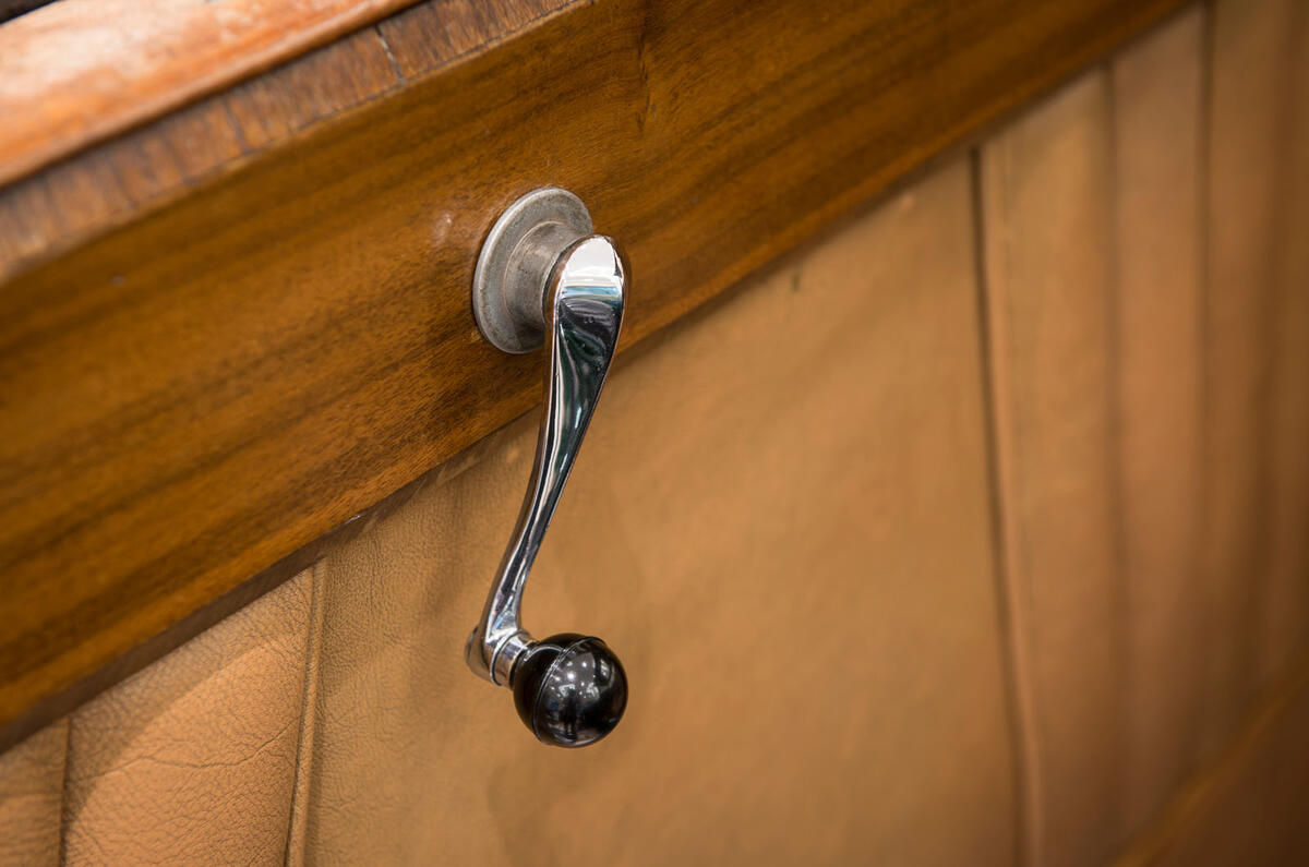 Bentley Blue Train Special London detail 15 Bentley Blue Train Special London detail 15