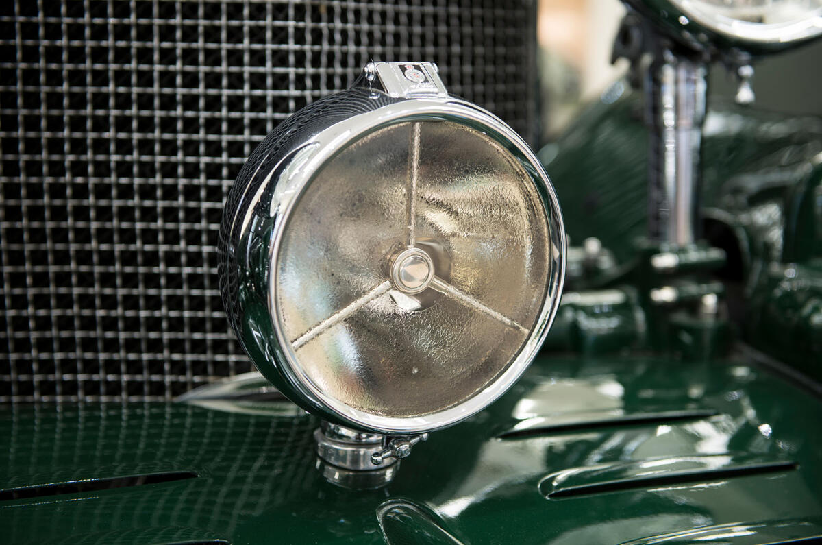 Bentley Blue Train Special London detail 2 Bentley Blue Train Special London detail 2