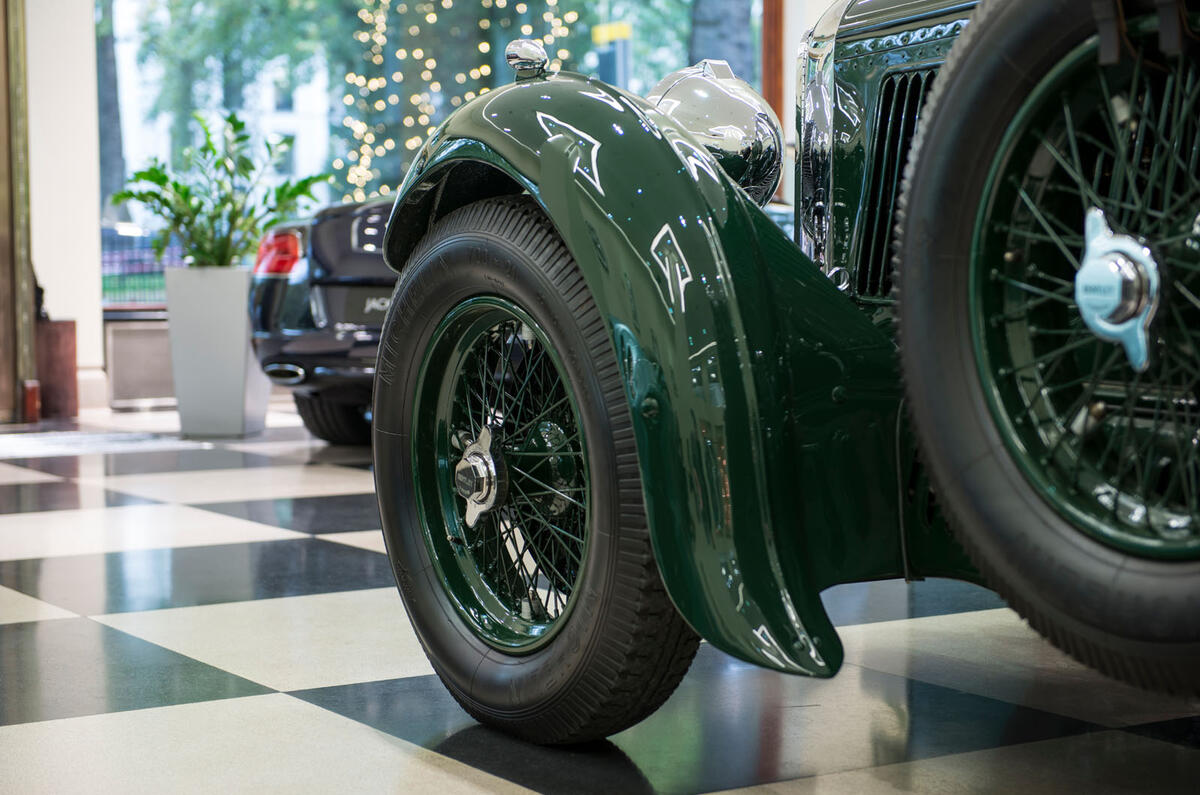 Bentley Blue Train Special London detail 4 Bentley Blue Train Special London detail 4